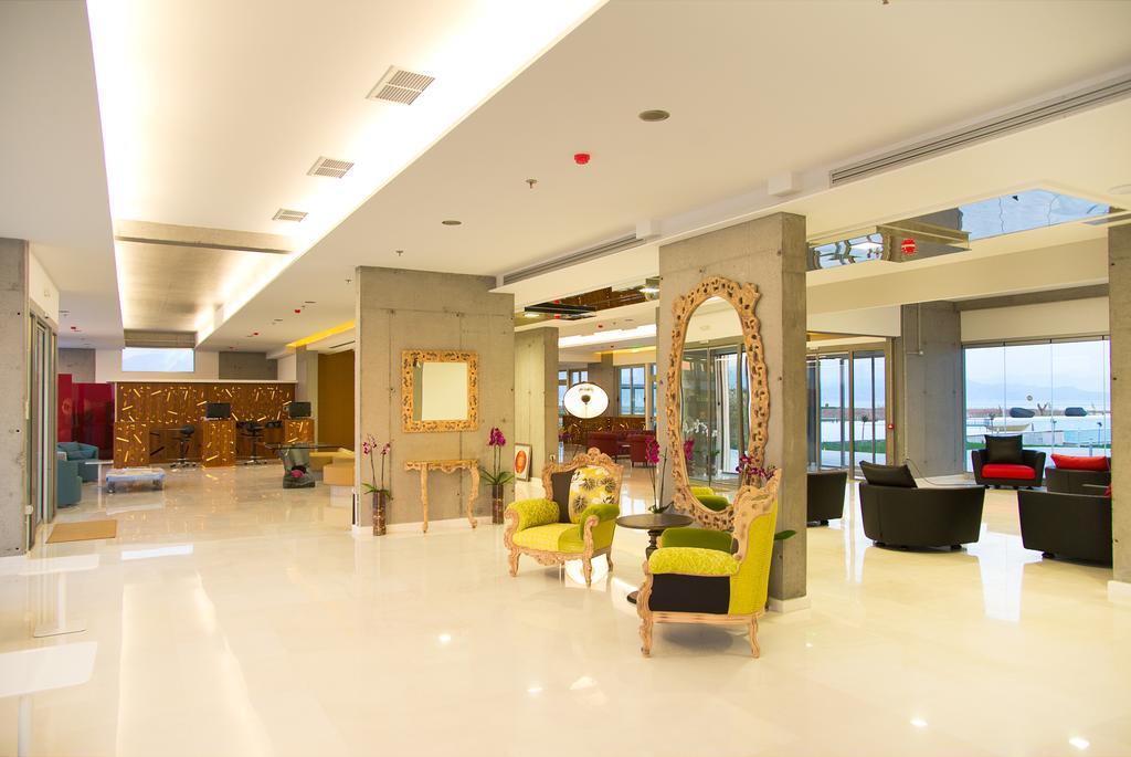 Buca Beach Resort Messíni Extérieur photo